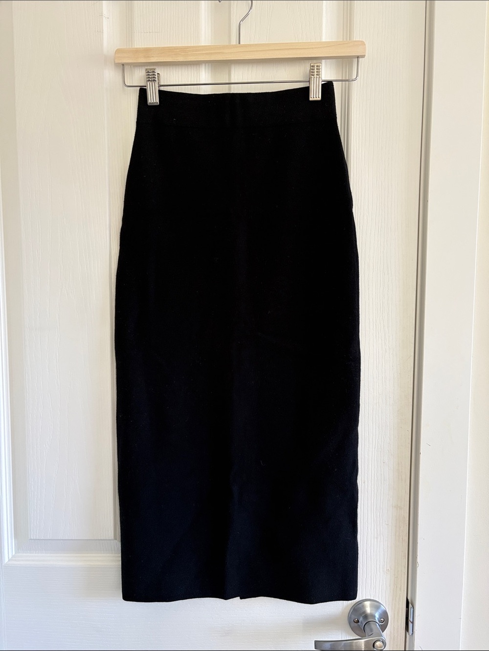 Aritzia The Group by Babaton Black Midi Pencil Skirt